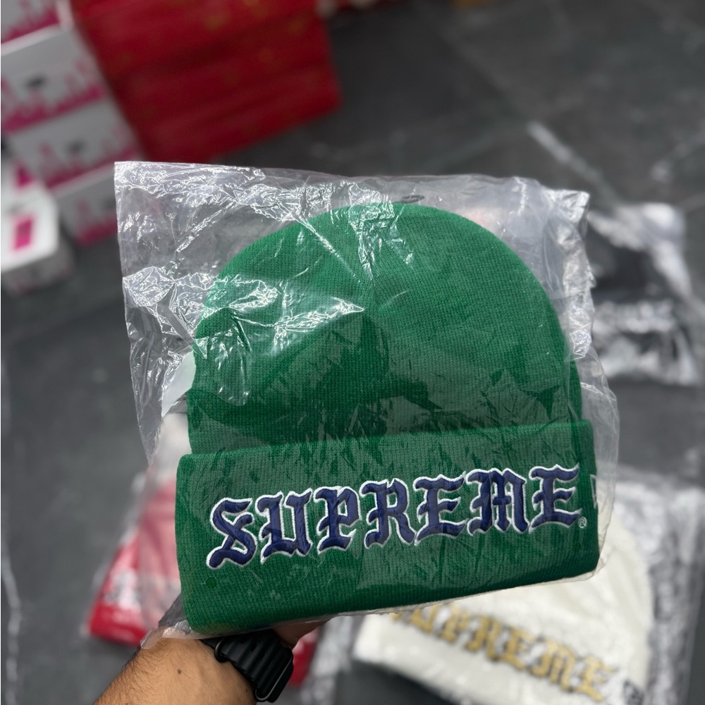 Supreme old English beanie - FW25 - Authentic!